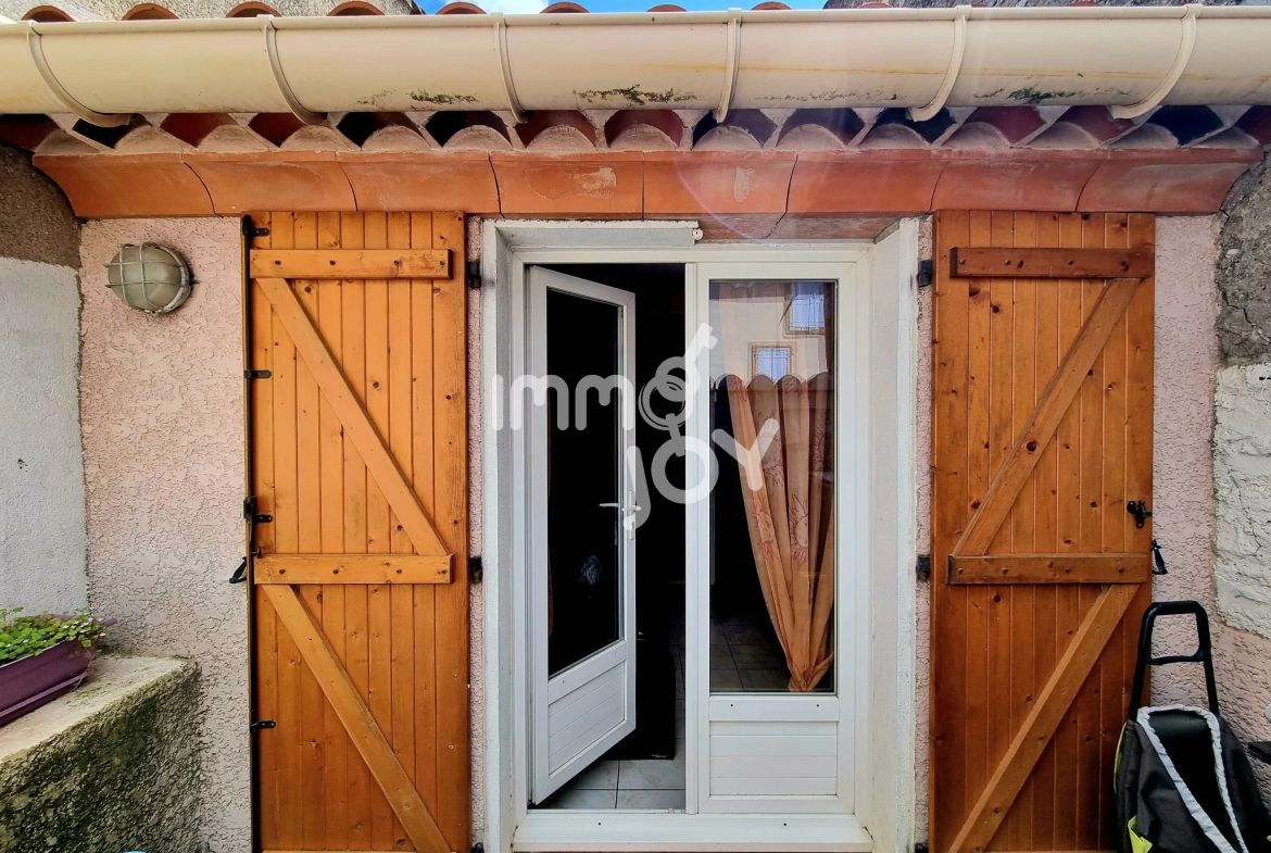 Maison de village 125m2 avec terrasse et garage à Fleury (11560) - Confort moderne 