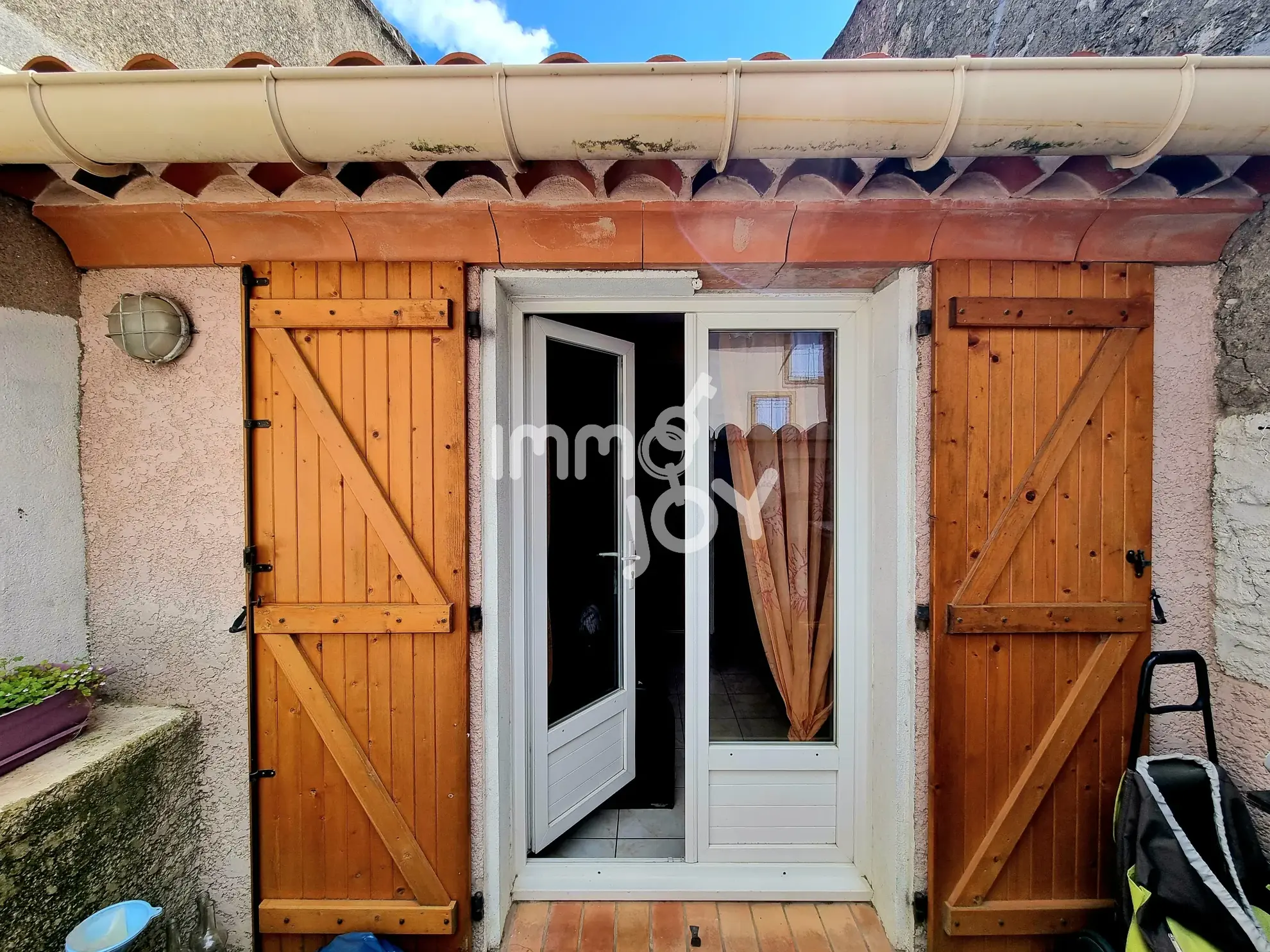 Maison de village 125m2 avec terrasse et garage à Fleury (11560) - Confort moderne 