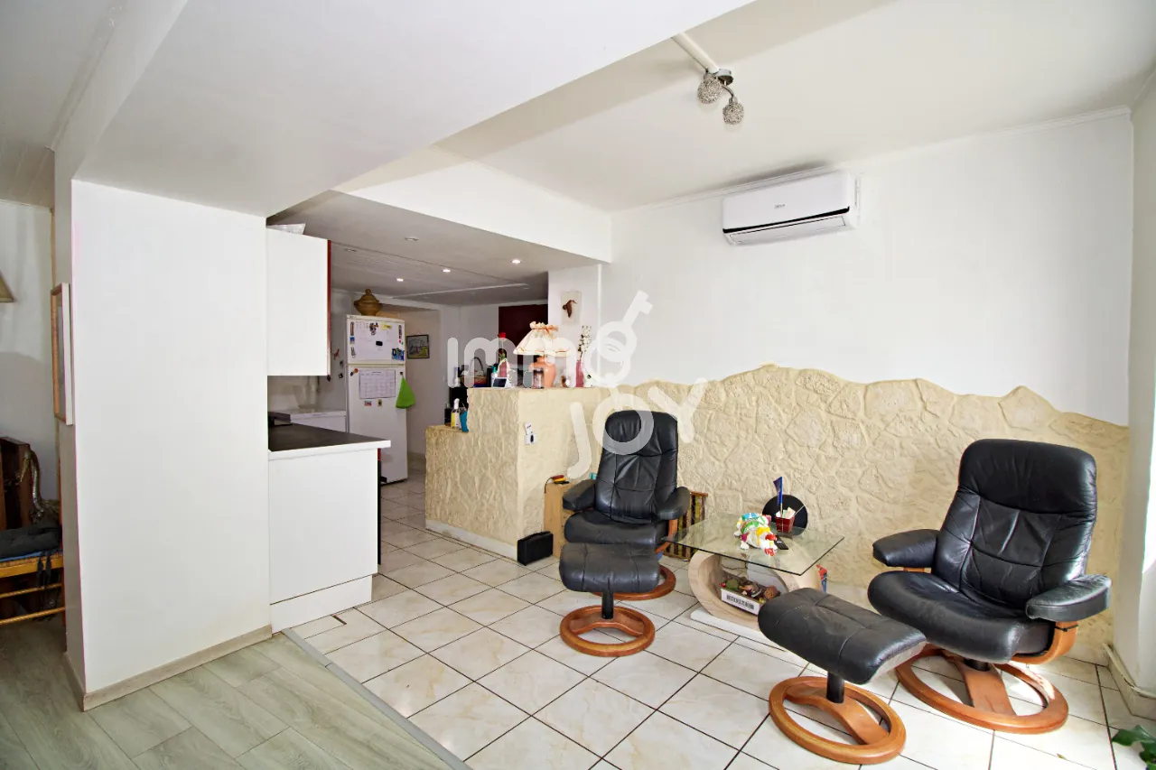 Maison de village 125m2 avec terrasse et garage à Fleury (11560) - Confort moderne 