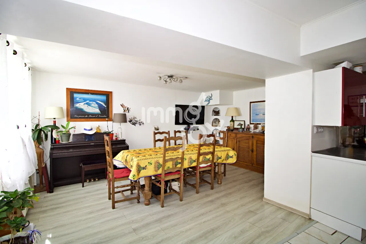 Maison de village 125m2 avec terrasse et garage à Fleury (11560) - Confort moderne 