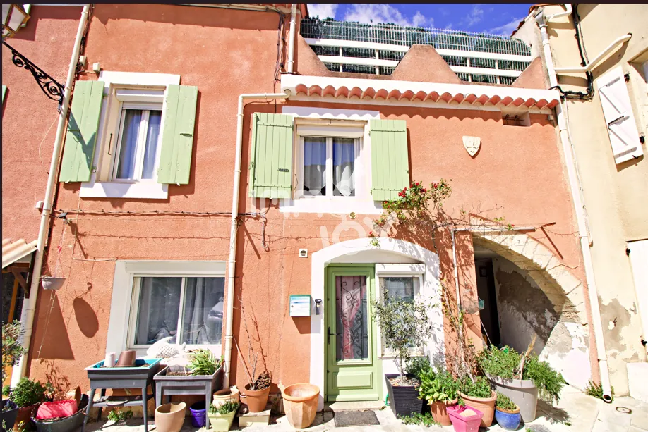 Maison de village 125m2 avec terrasse et garage à Fleury (11560) - Confort moderne 