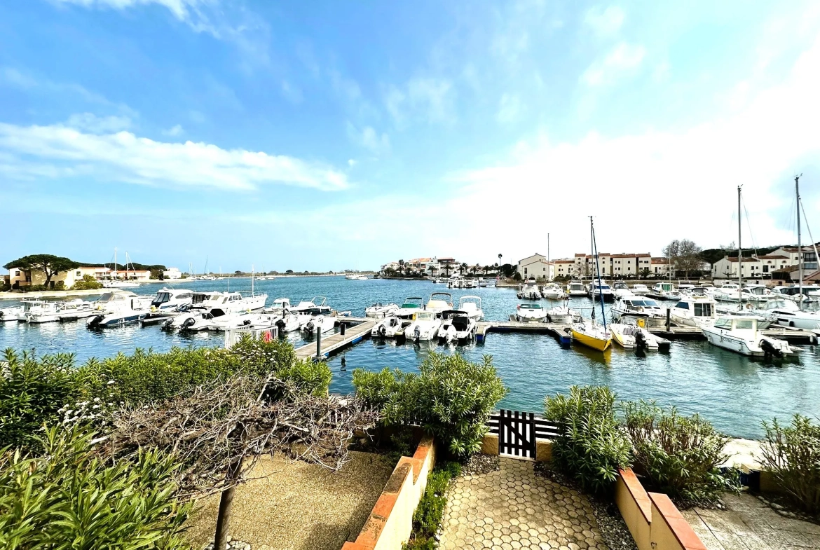 Travaux à prévoir — Studio avec vue dégagée sur la marina à Saint-Cyprien-Plage 