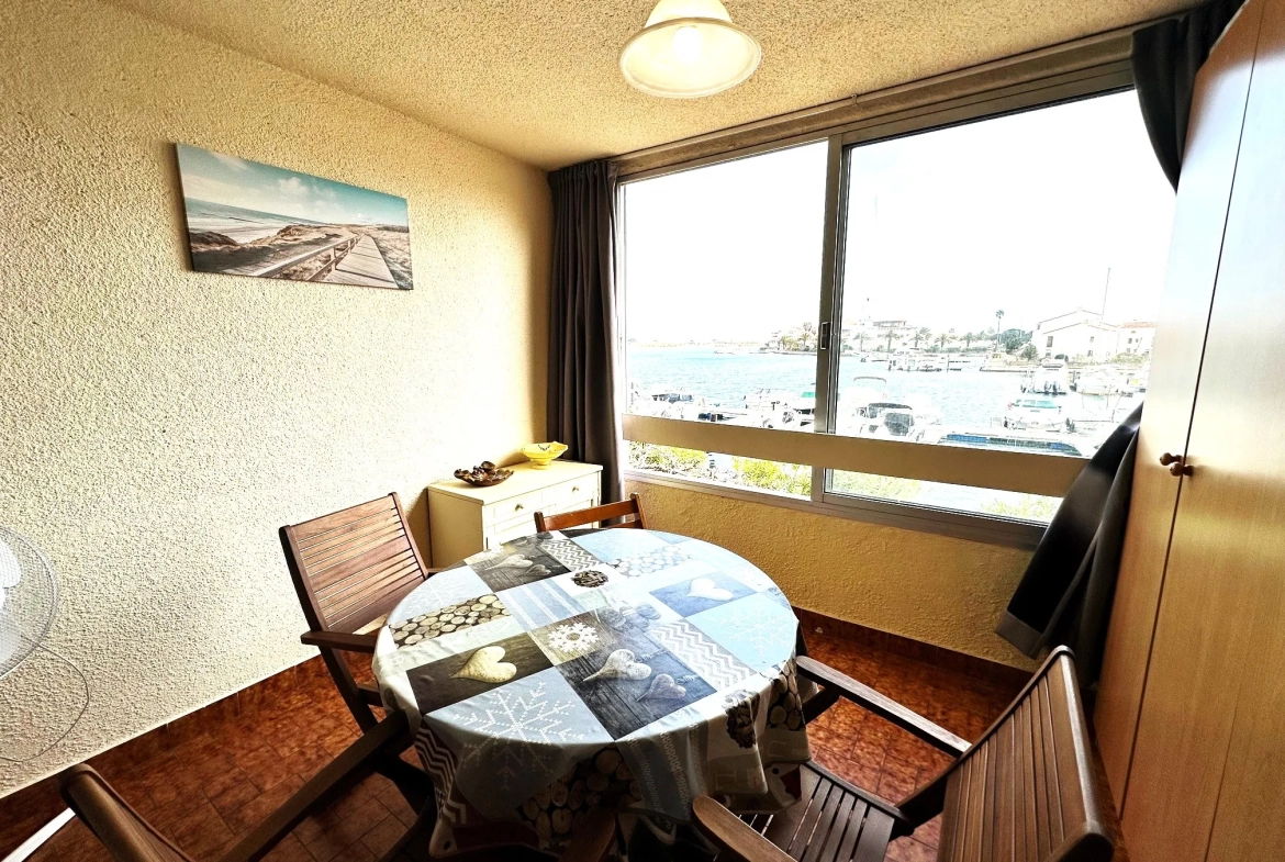 Travaux à prévoir — Studio avec vue dégagée sur la marina à Saint-Cyprien-Plage 