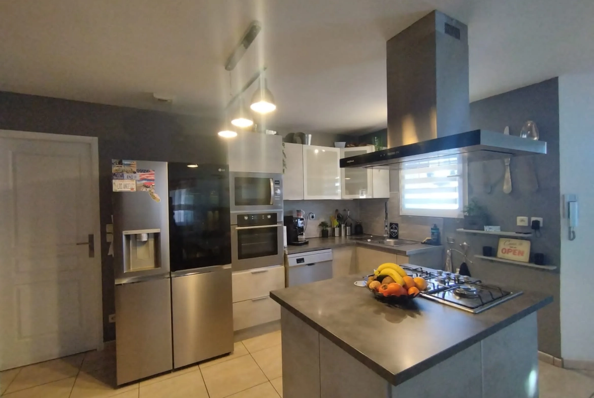 Charmante villa avec piscine et jardin à Lezignan-Corbières 