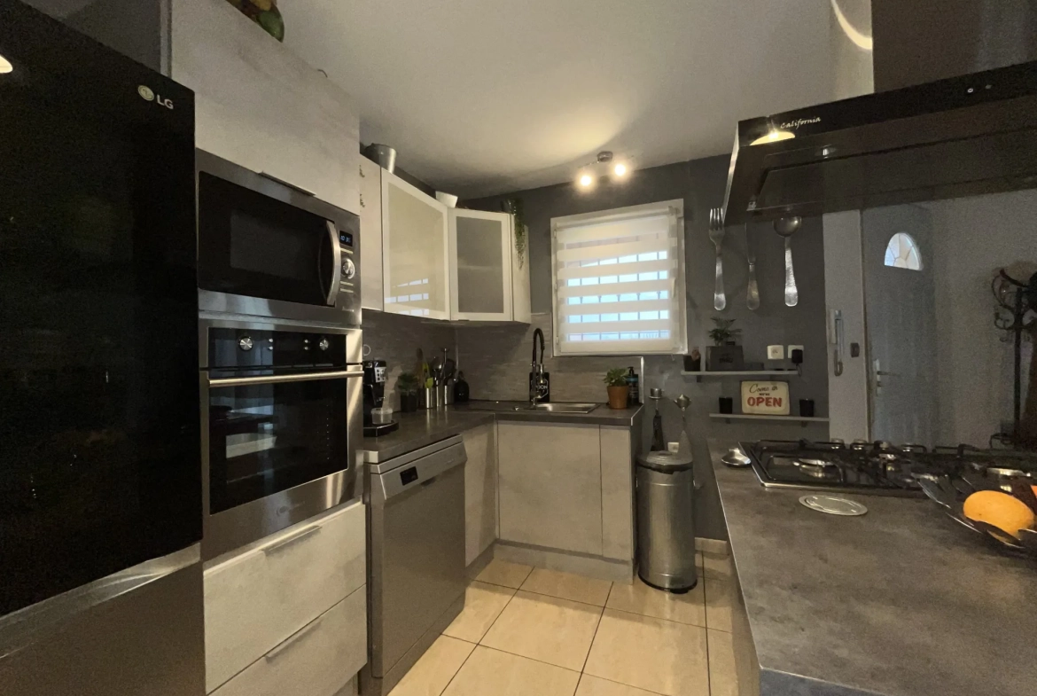 Charmante villa avec piscine et jardin à Lezignan-Corbières 