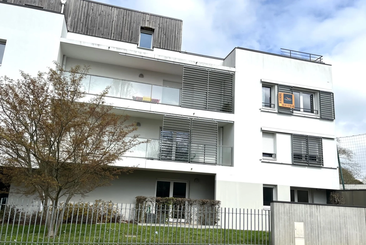 À vendre appartement 2 pièces à Angers dans résidence récente avec garage 