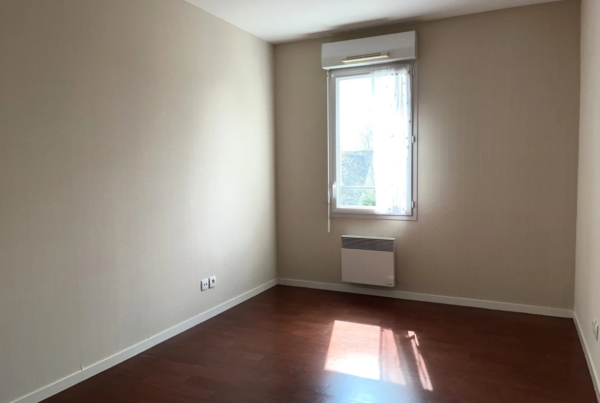 À vendre appartement 2 pièces à Angers dans résidence récente avec garage 
