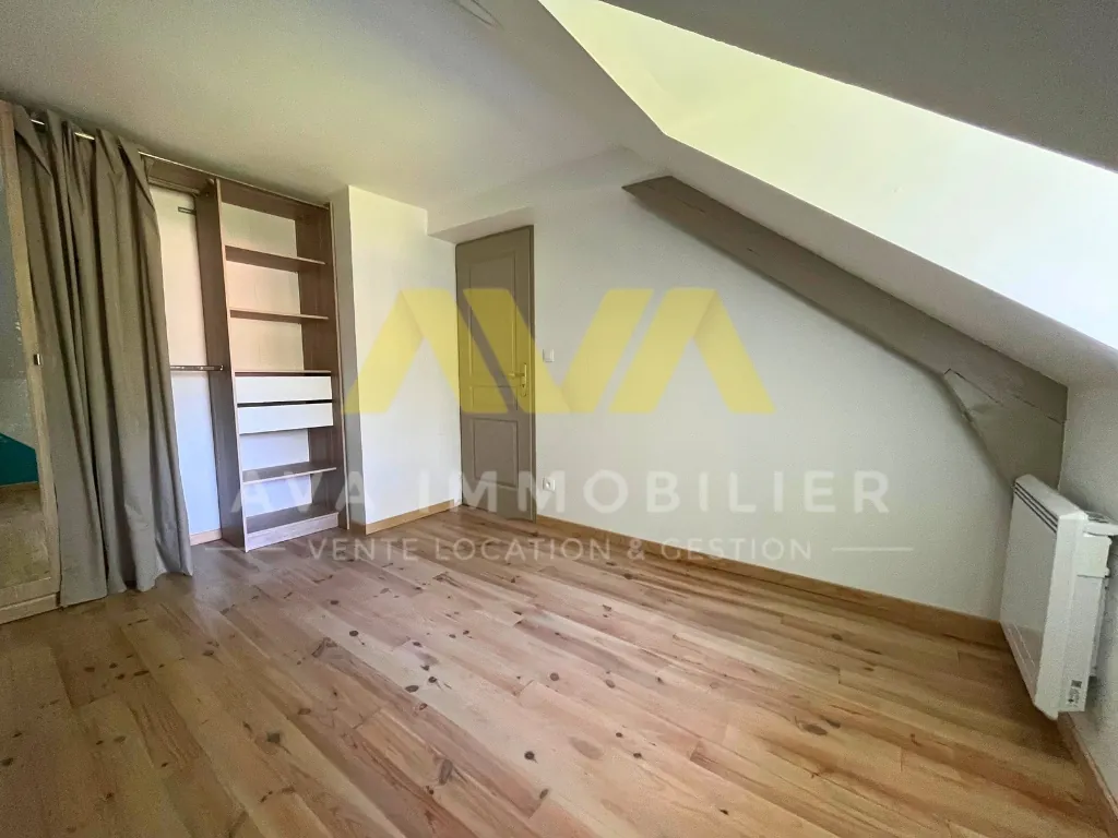 Maison de ville spacieuse avec jardin privé au cœur de Mauleon Licharre 