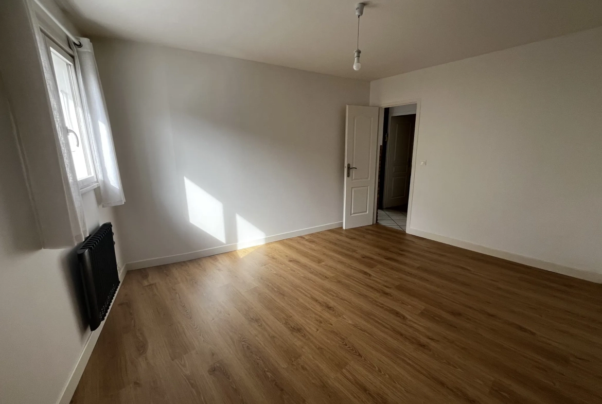 Maison T3 de plain-pied à vendre au Bouscat avec jardin et stationnement 