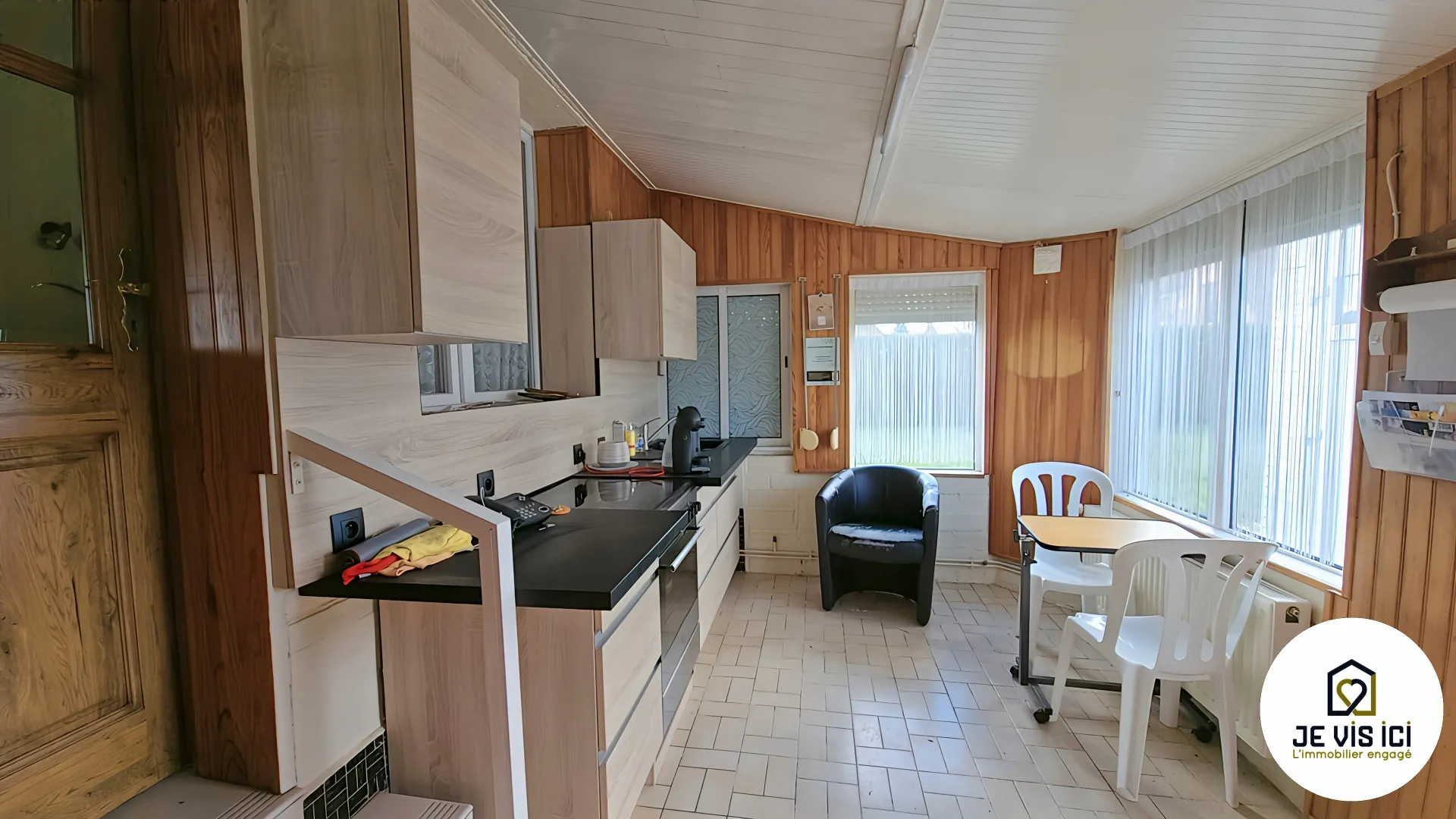 Maison individuelle avec grand jardin à Aubers, potentiel de rénovation dans un environnement verdoyant 