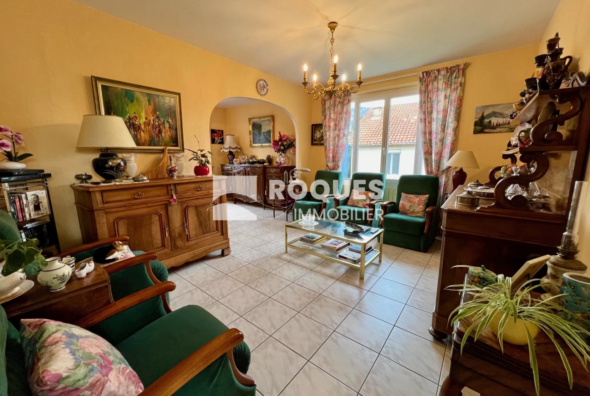 Maison T6 avec jardin à Millau dans le quartier du Crès 