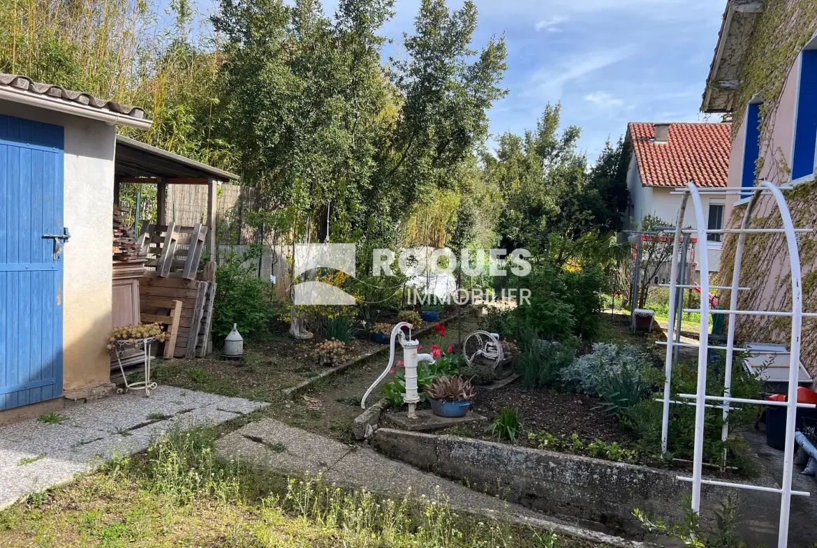 Maison T6 avec jardin à Millau dans le quartier du Crès 