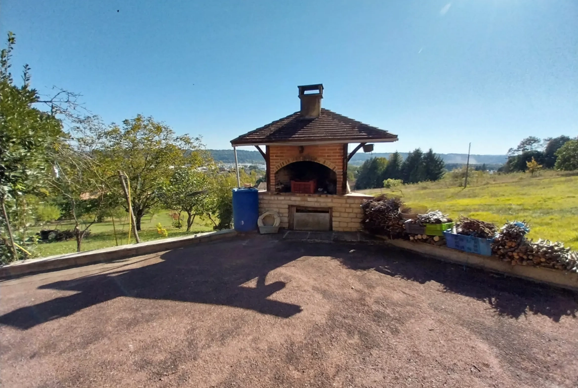 Magnifique maison familiale à Chancelade avec vue sur la forêt, 240m² habitables 