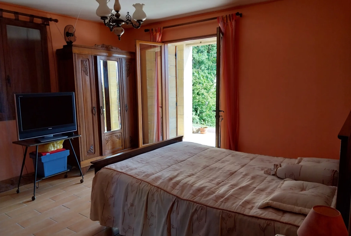 Magnifique maison familiale à Chancelade avec vue sur la forêt, 240m² habitables 