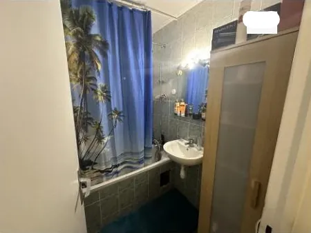 Appartement T3 de 56 m² à vendre à Grigny lors d'une enchère avec cave et balcon 