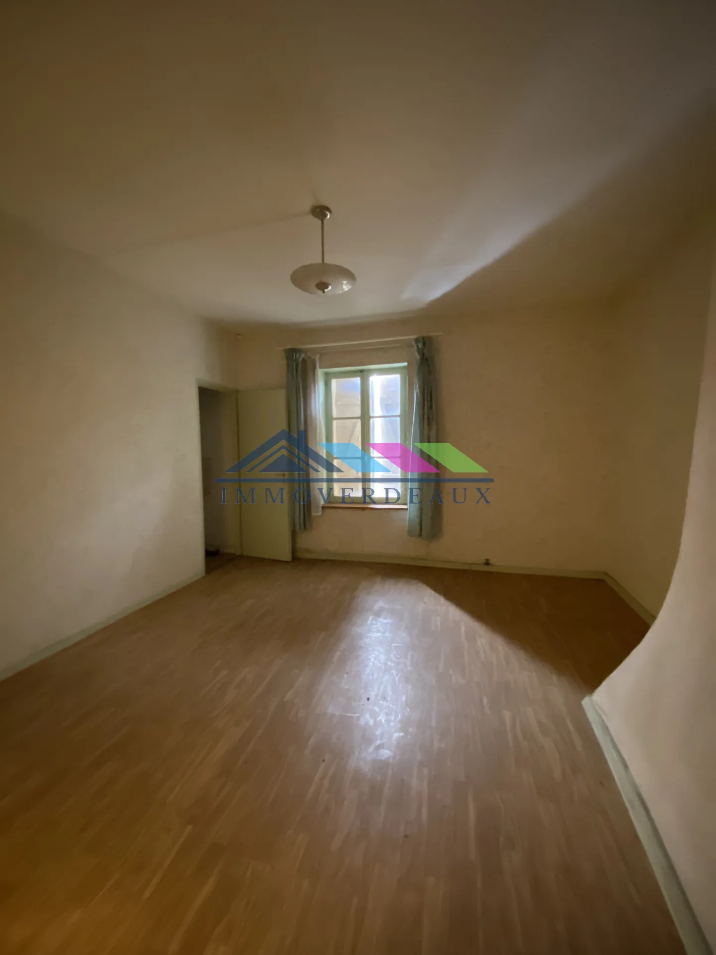 Maison de village à rénover à Croismare avec deux appartements et terrain de 486 m² 