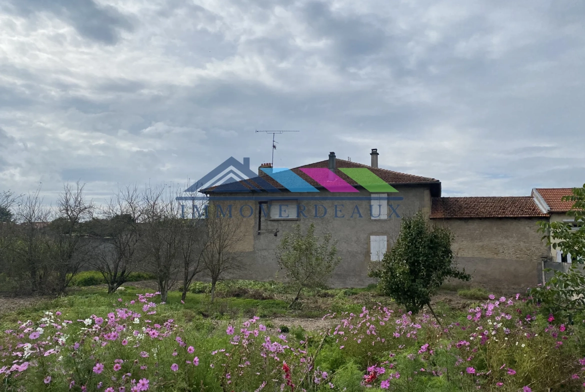 Maison de village à rénover à Croismare avec deux appartements et terrain de 486 m² 