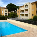 Bel appartement avec terrasse, garage et piscine à Cavalaire-sur-Mer