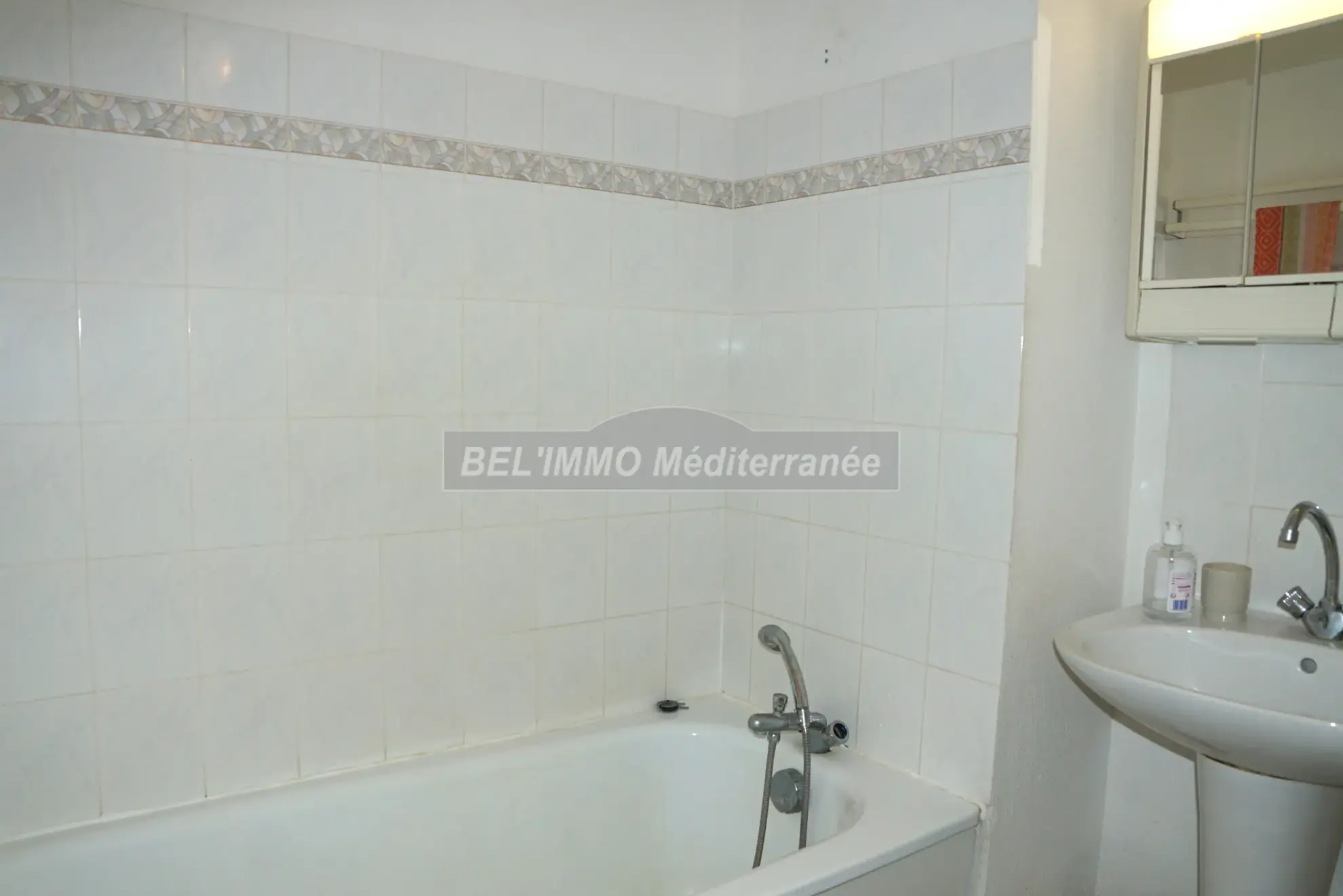 Bel appartement avec terrasse, garage et piscine à Cavalaire-sur-Mer 