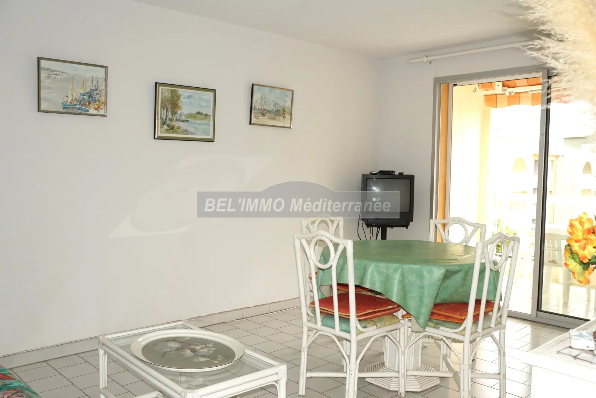 Bel appartement avec terrasse, garage et piscine à Cavalaire-sur-Mer 