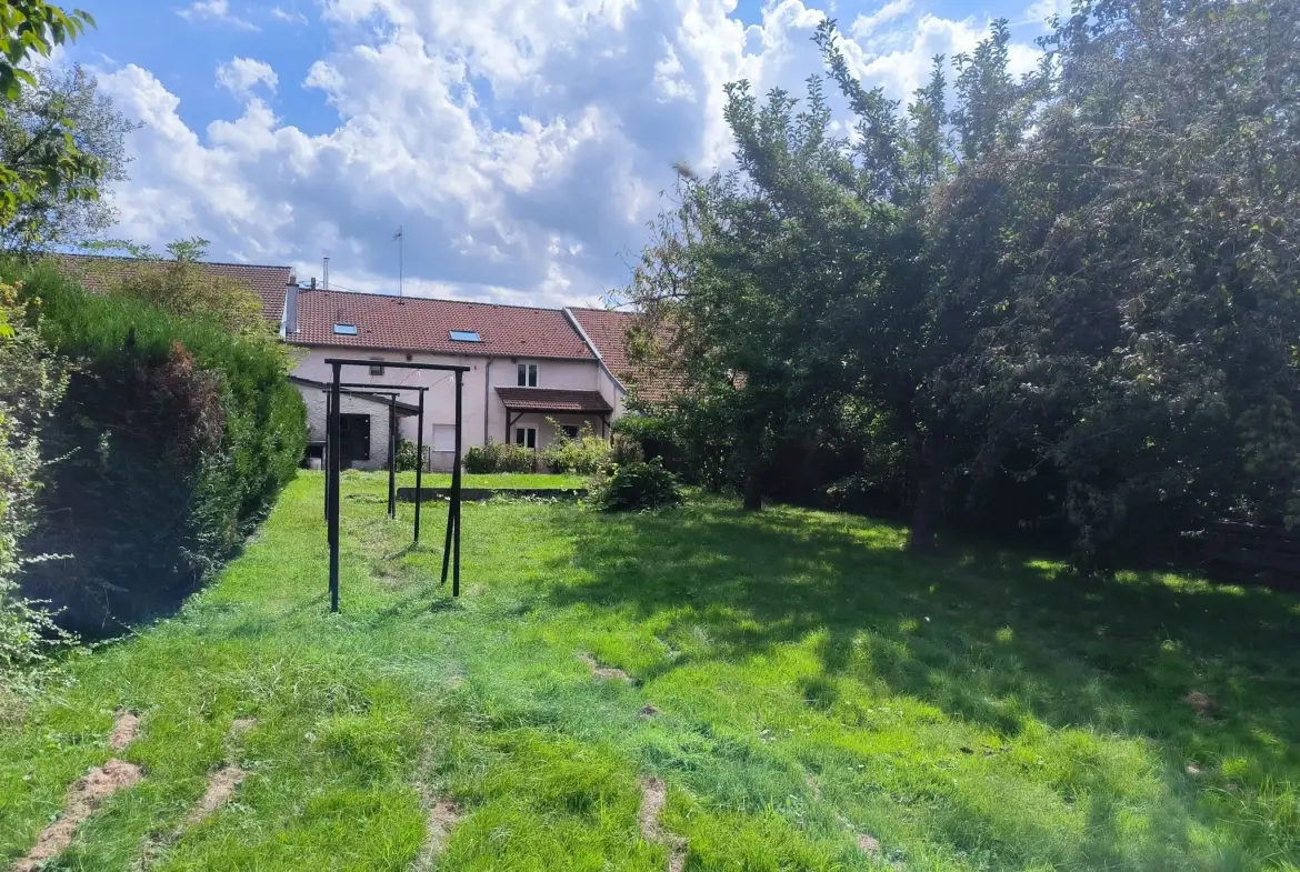 Maison de village à Bulgneville, 5 chambres, garage, terrasse, terrain 670 m² 