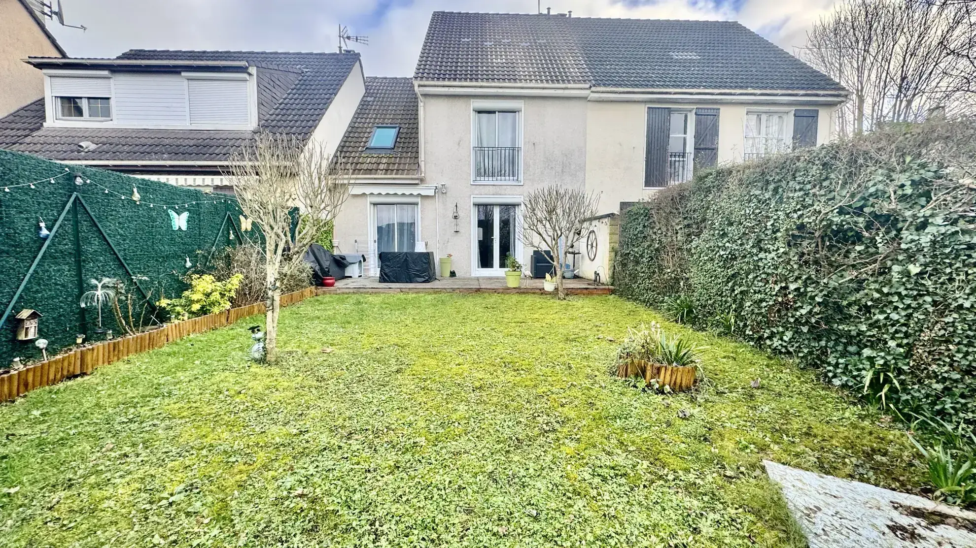 Très jolie maison de 100m² avec jardin privé à Mantes-la-Ville 