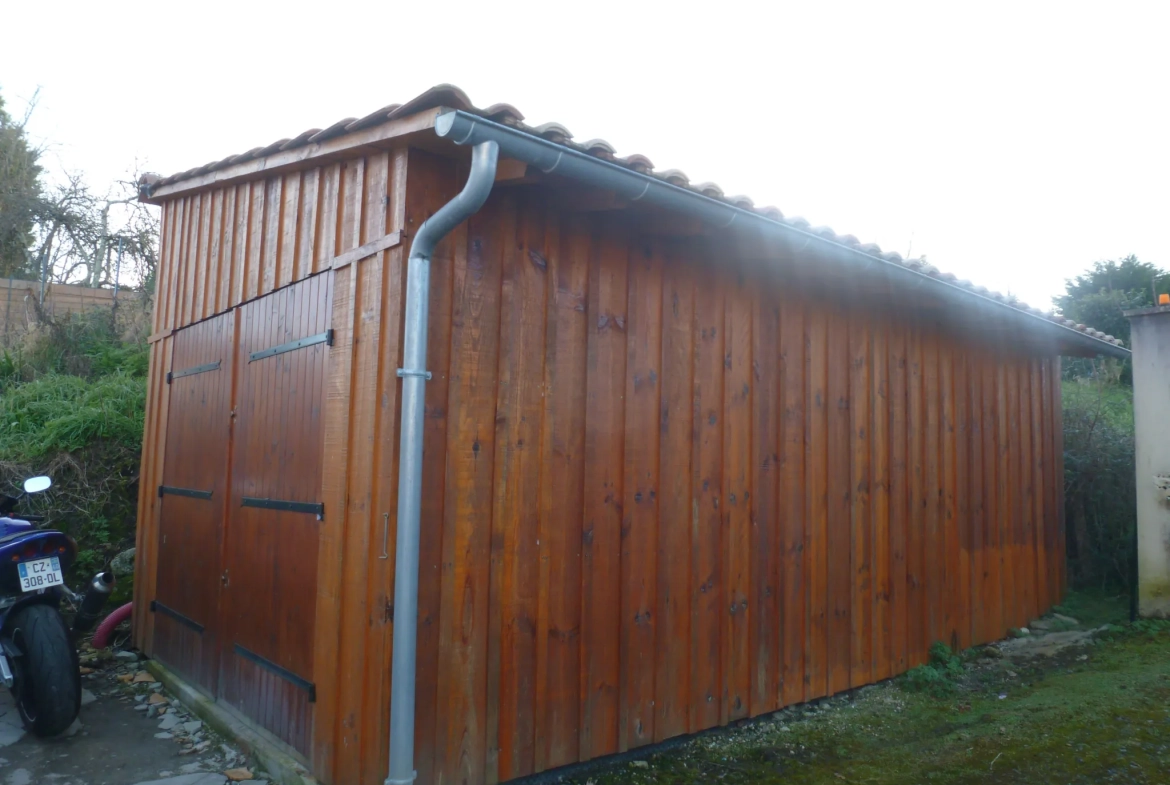 Maison rénovée de 83 m² avec jardin et garage à La Sauve 