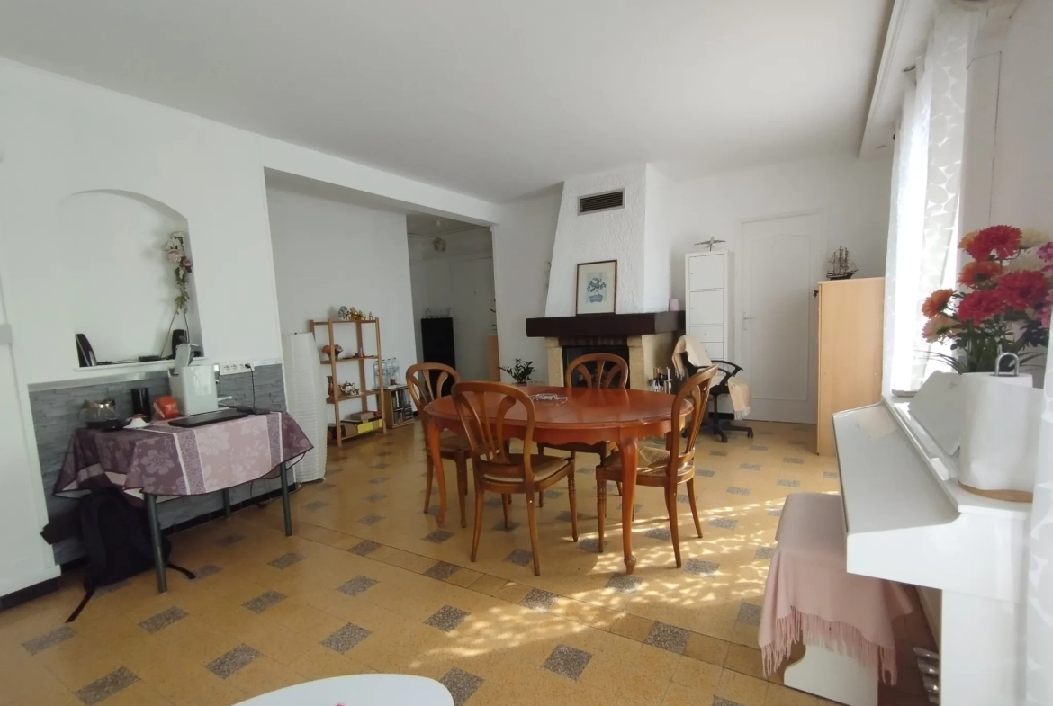 Charmant appartement T3 avec balcon, parking et cave à Toulon proche centre 