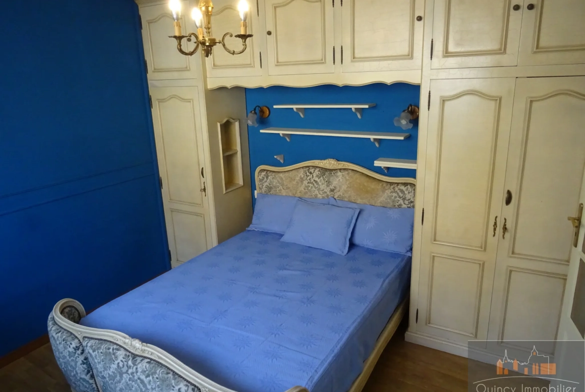 Maison ancienne de 160m² à vendre à Avallon, calme et lumineuse avec terrasse et grand terrain 