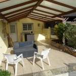 Maison ancienne de 160m² à vendre à Avallon, calme et lumineuse avec terrasse et grand terrain