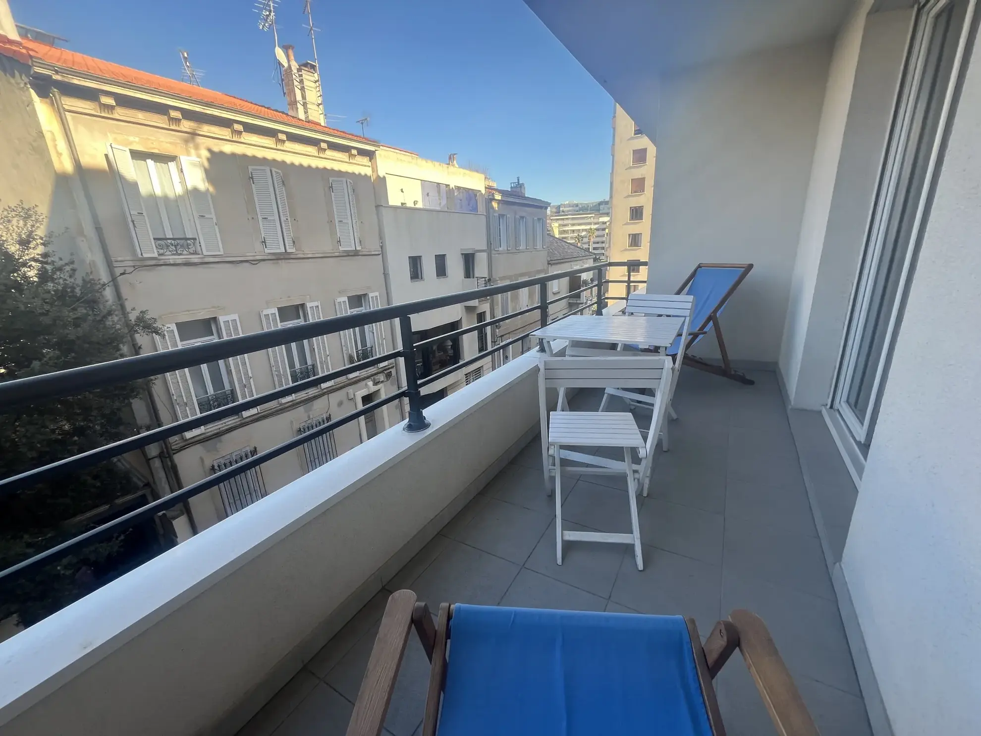 T2 lumineux de 44m2 avec terrasse et garage au cœur du Carré d'Or à Marseille 