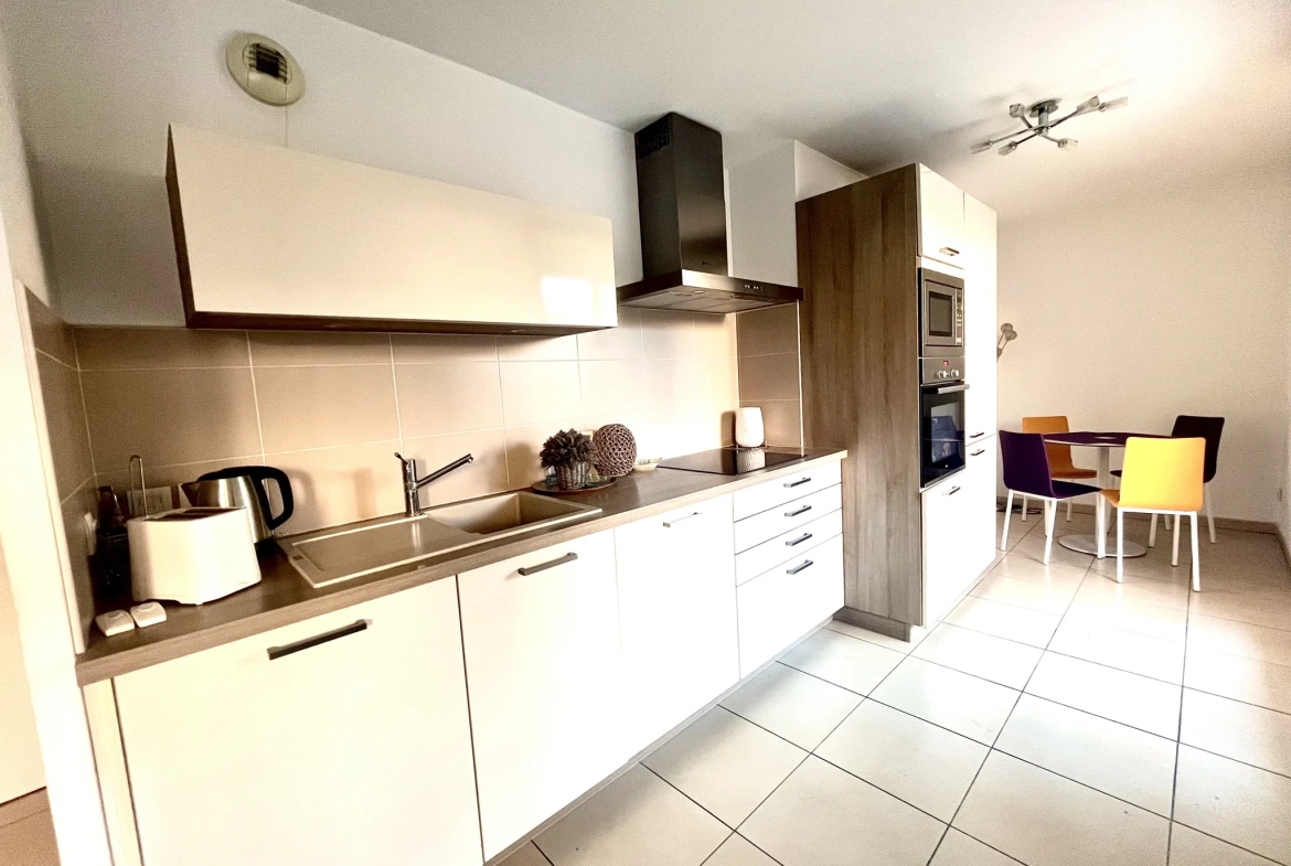 T2 lumineux de 44m2 avec terrasse et garage au cœur du Carré d'Or à Marseille 