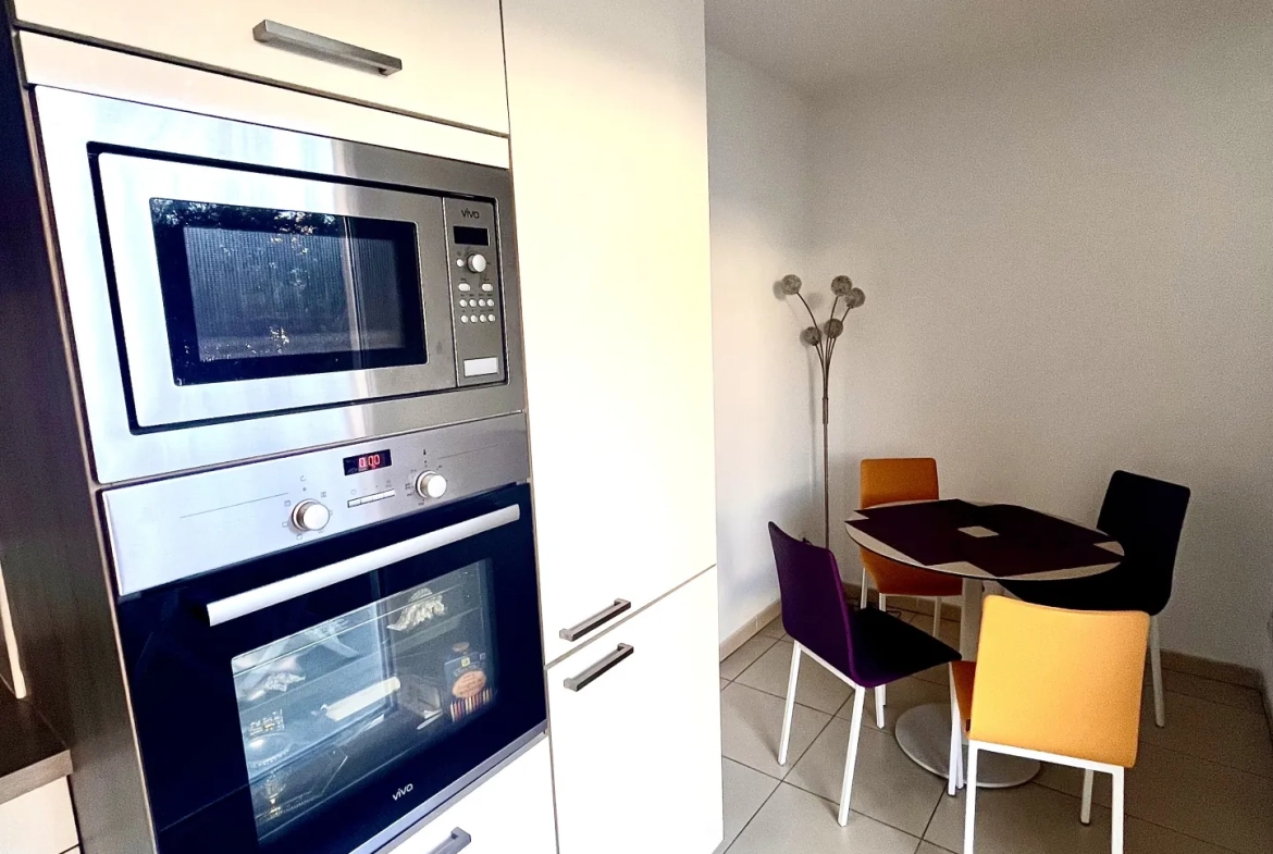 T2 lumineux de 44m2 avec terrasse et garage au cœur du Carré d'Or à Marseille 