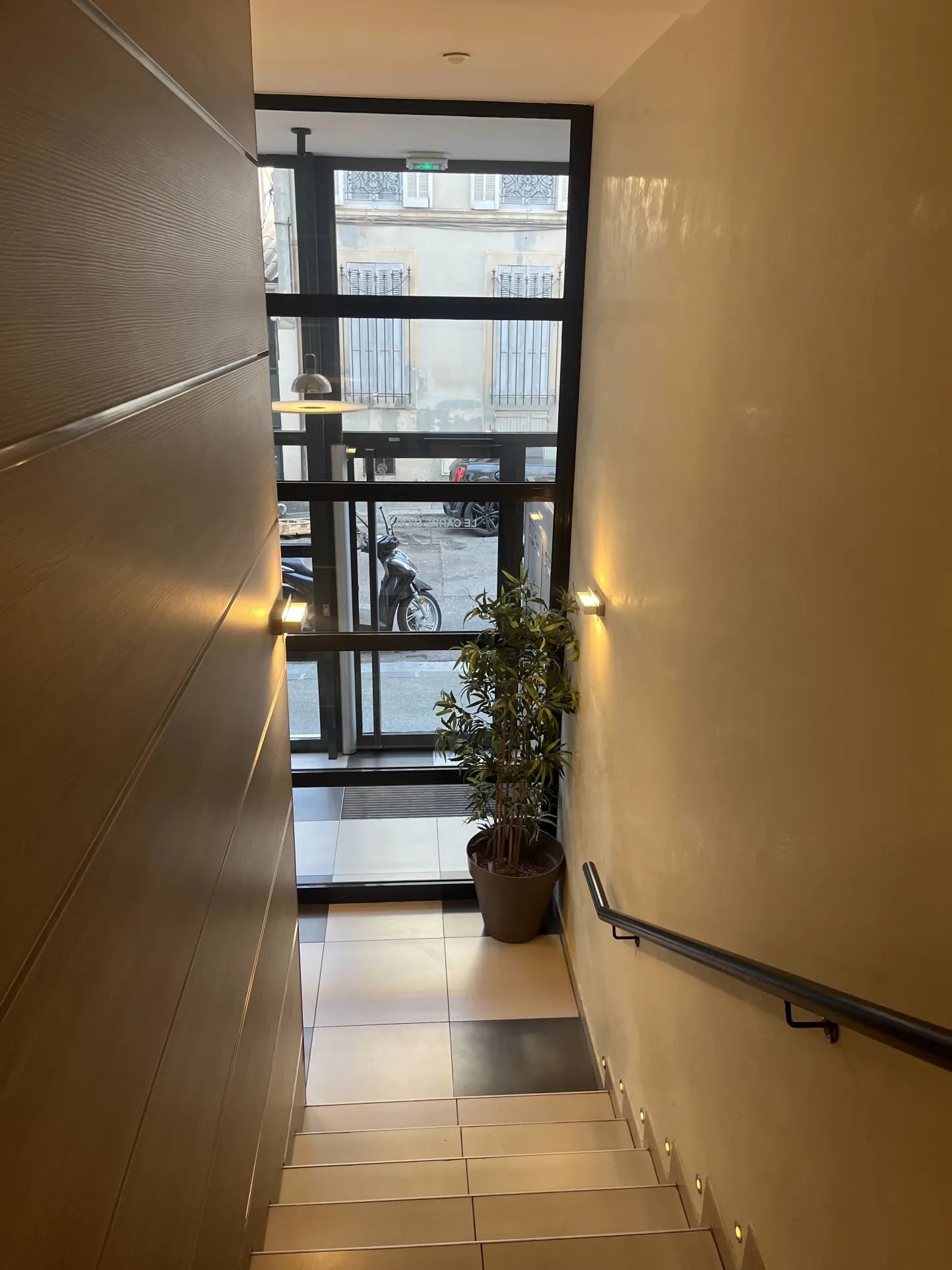 T2 lumineux de 44m2 avec terrasse et garage au cœur du Carré d'Or à Marseille 