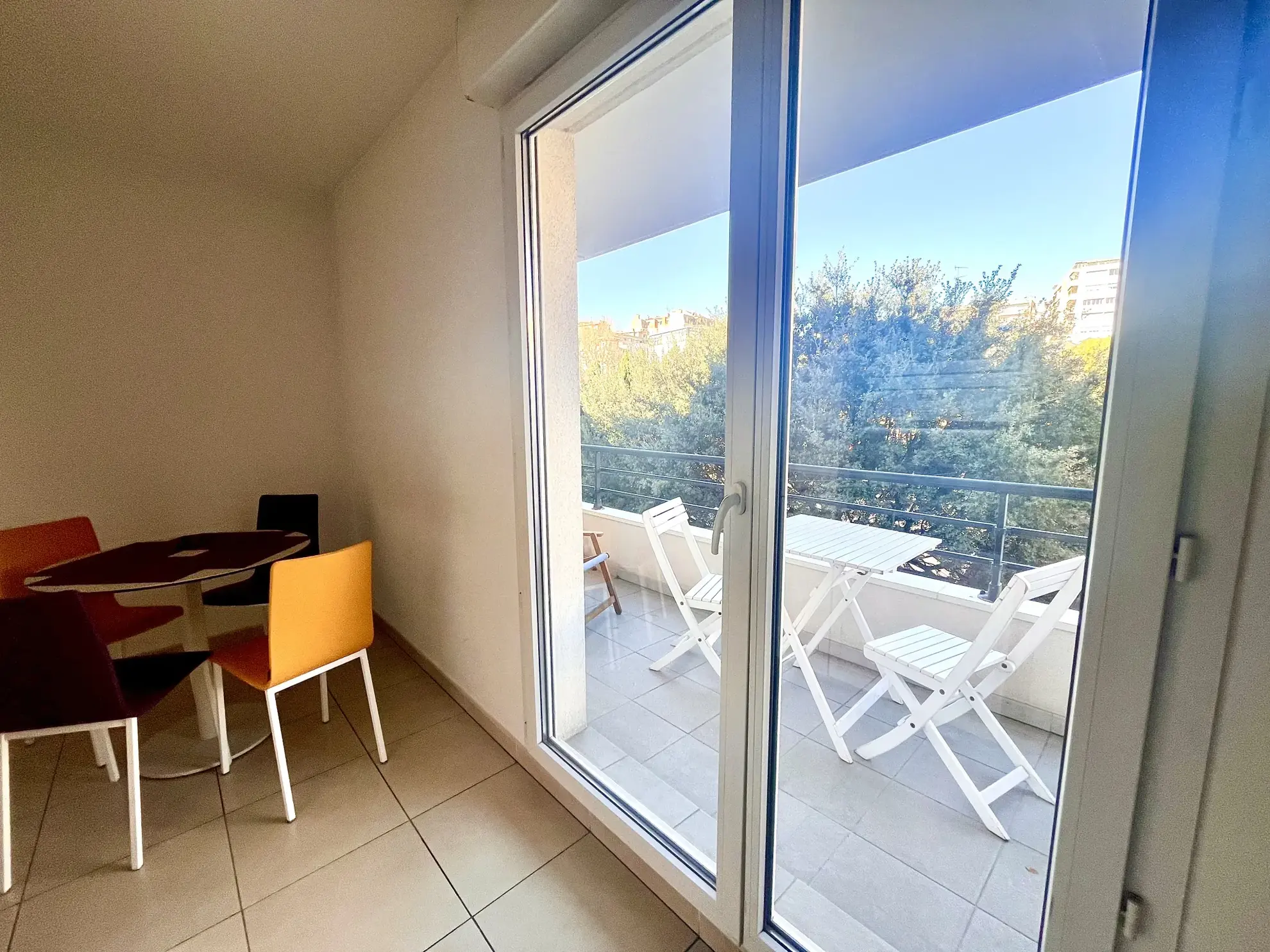 T2 lumineux de 44m2 avec terrasse et garage au cœur du Carré d'Or à Marseille 