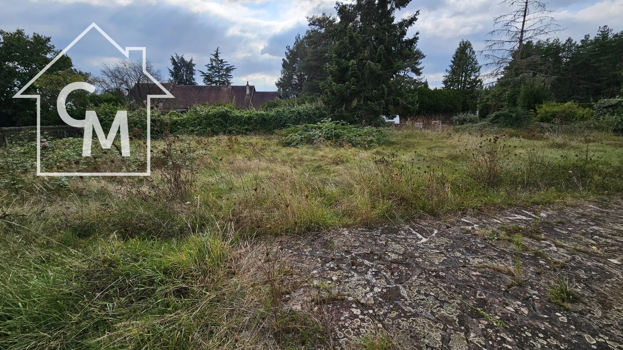 Maison familiale à Bouzy la forêt avec jardin et terrasse exposée sud-ouest 
