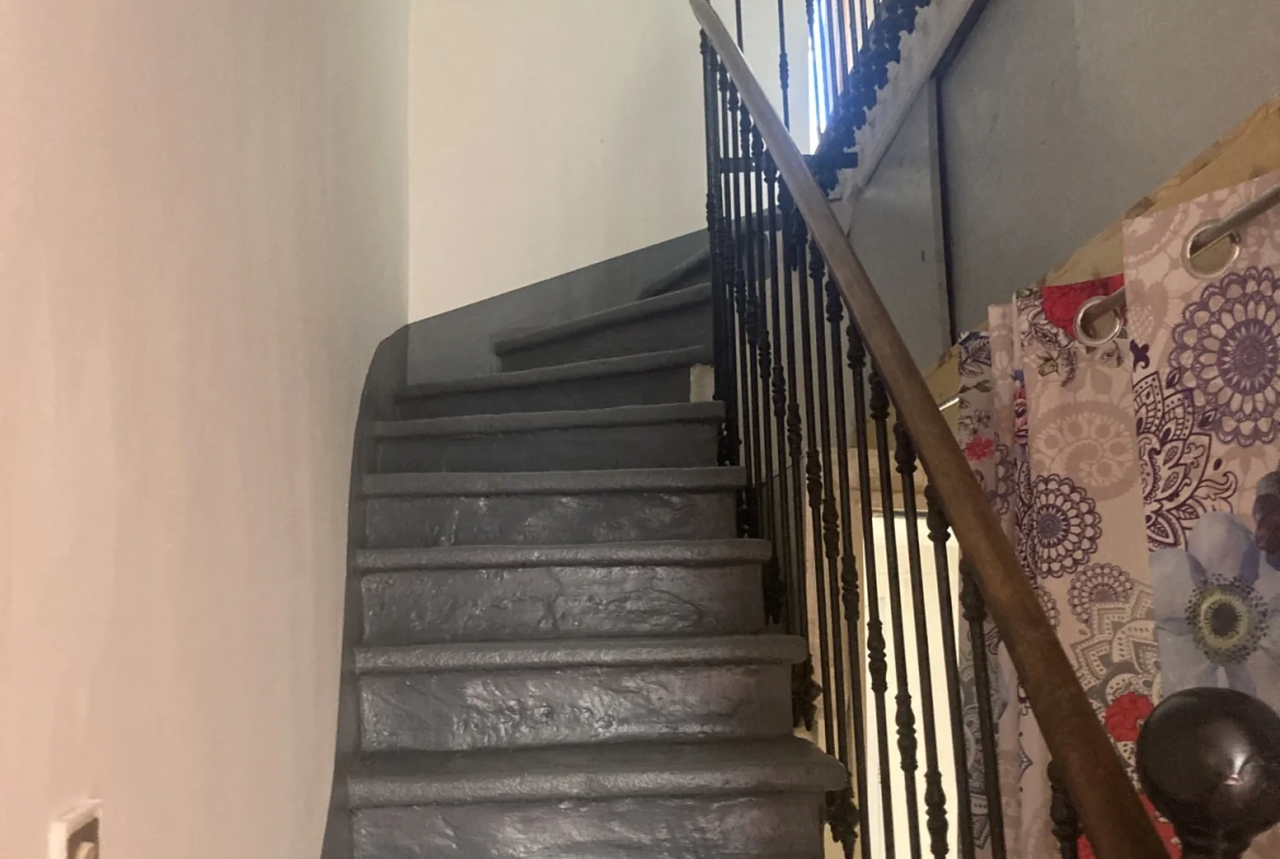Charmant ensemble immobilier avec studio et duplex à rénover à Saint-Bauzille-de-Putois 