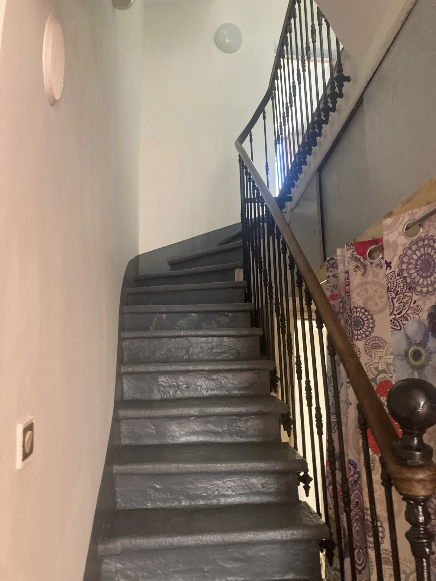 Charmant ensemble immobilier avec studio et duplex à rénover à Saint-Bauzille-de-Putois 