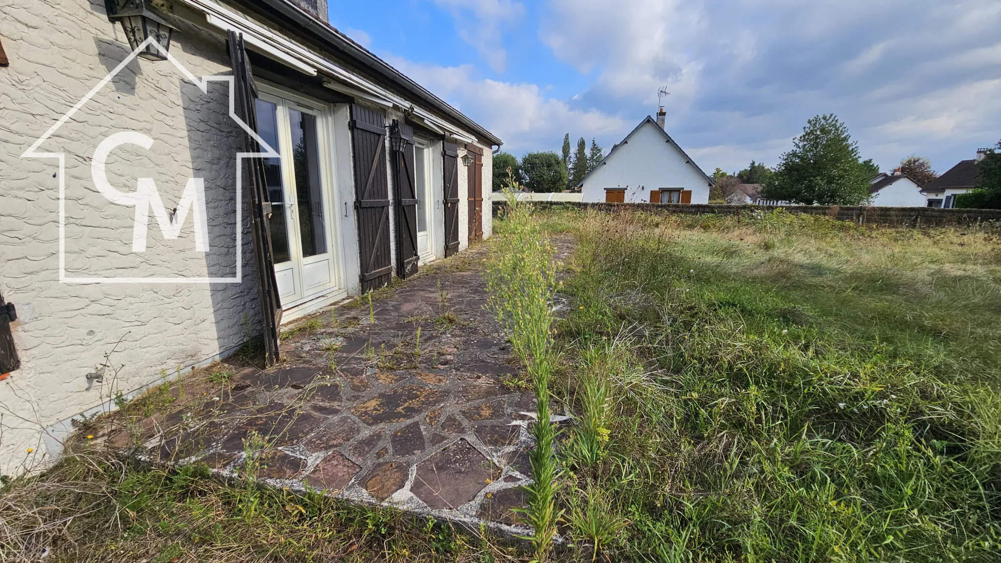 Maison familiale à Bouzy la forêt avec jardin et terrasse exposée sud-ouest 
