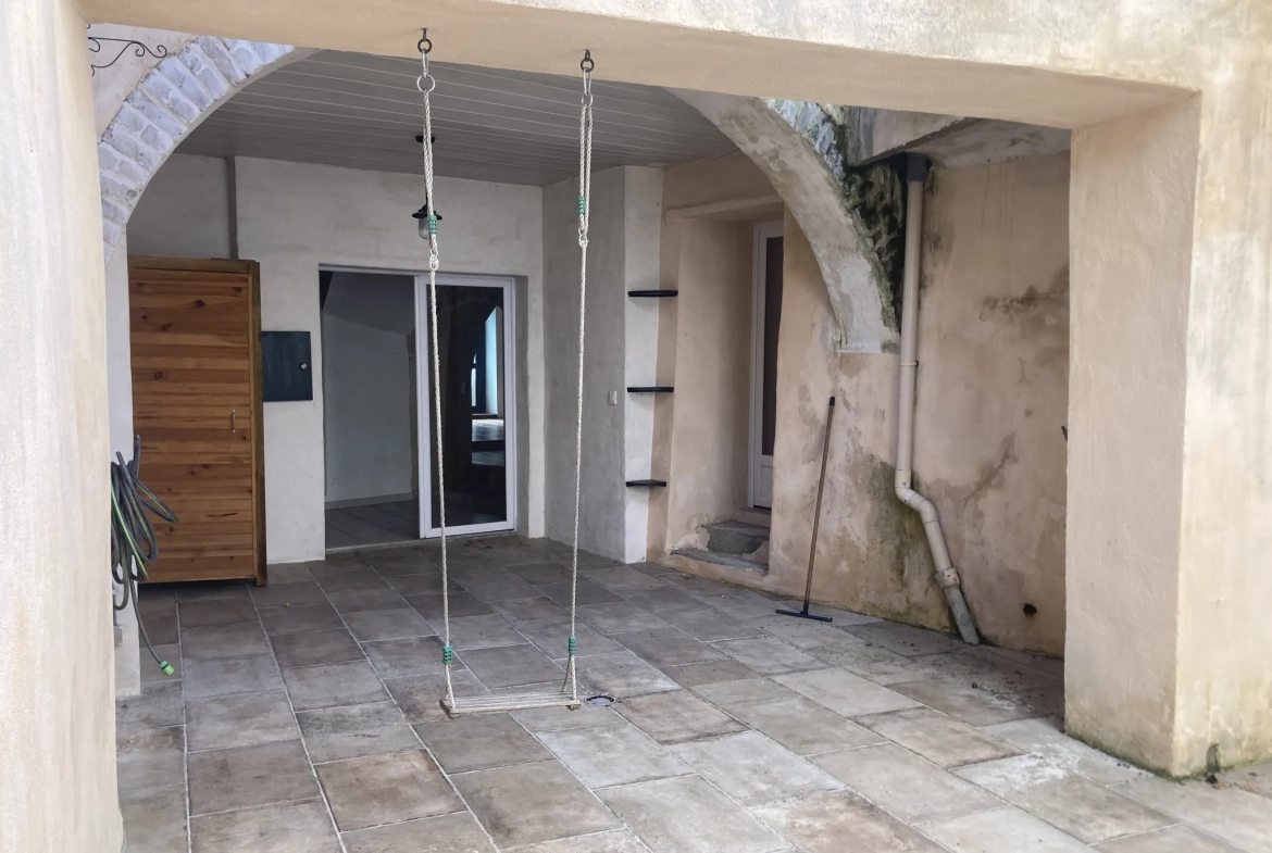 Charmant ensemble immobilier avec studio et duplex à rénover à Saint-Bauzille-de-Putois 