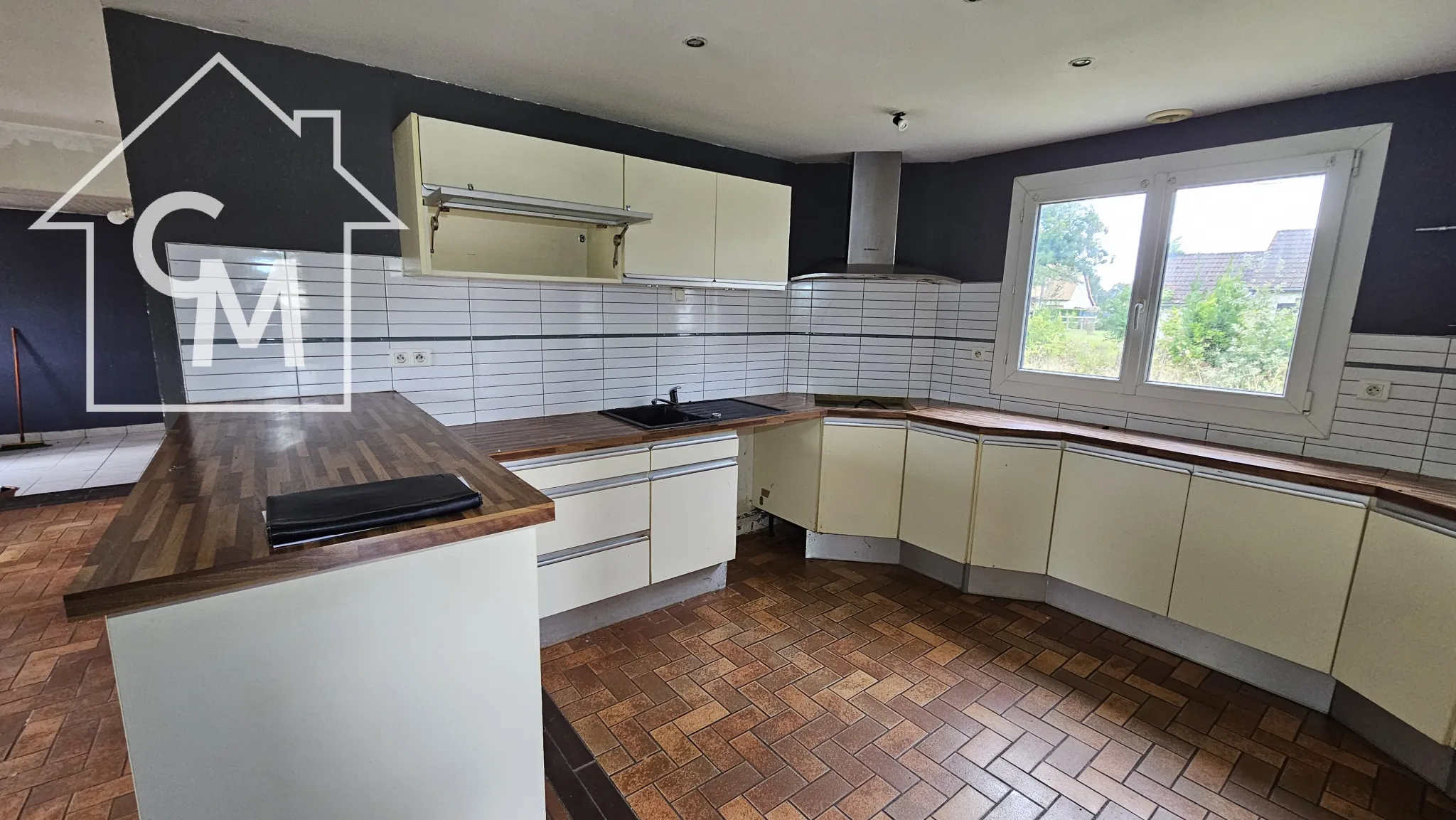 Maison familiale à Bouzy la forêt avec jardin et terrasse exposée sud-ouest 