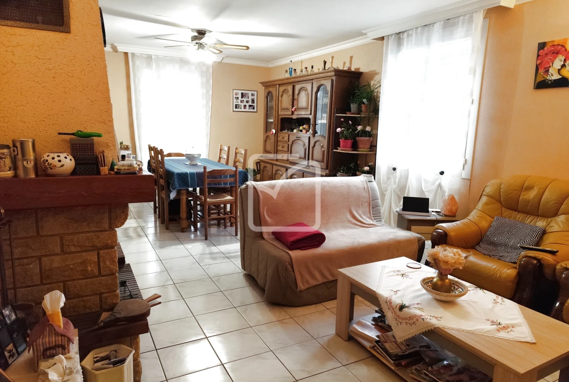 Belle maison de 167 m² avec potentiel locatif ou professionnel à Lachapelle auzac 