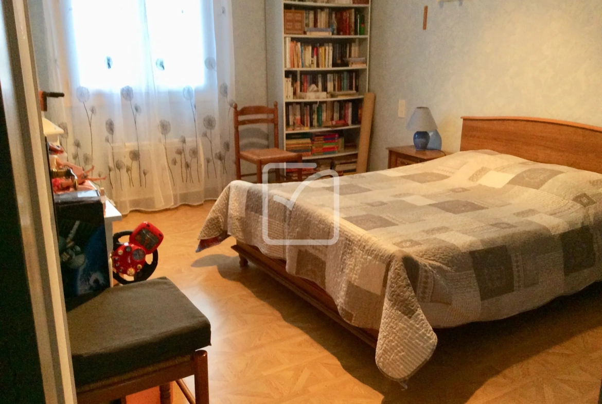 Belle maison de 167 m² avec potentiel locatif ou professionnel à Lachapelle auzac 