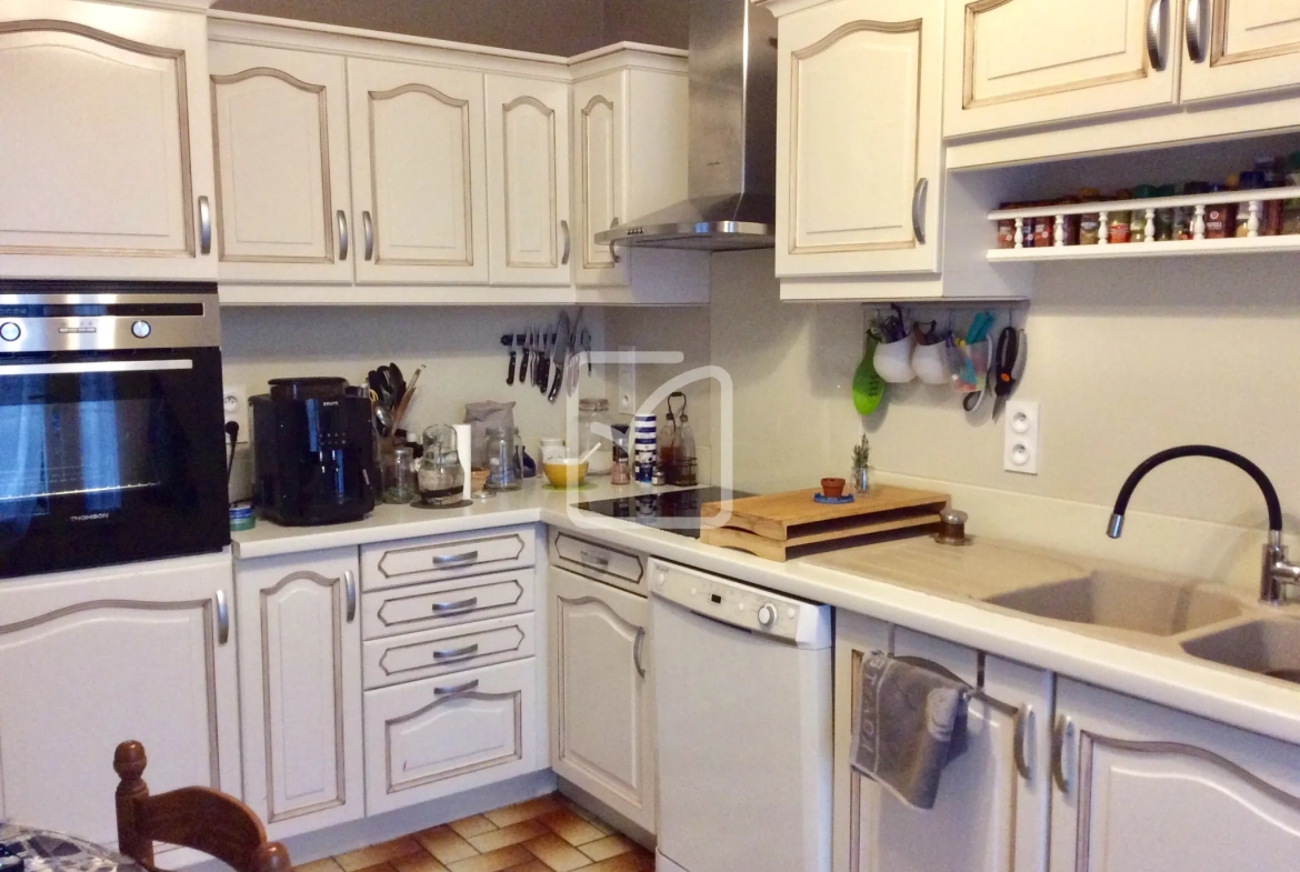 Belle maison de 167 m² avec potentiel locatif ou professionnel à Lachapelle auzac 