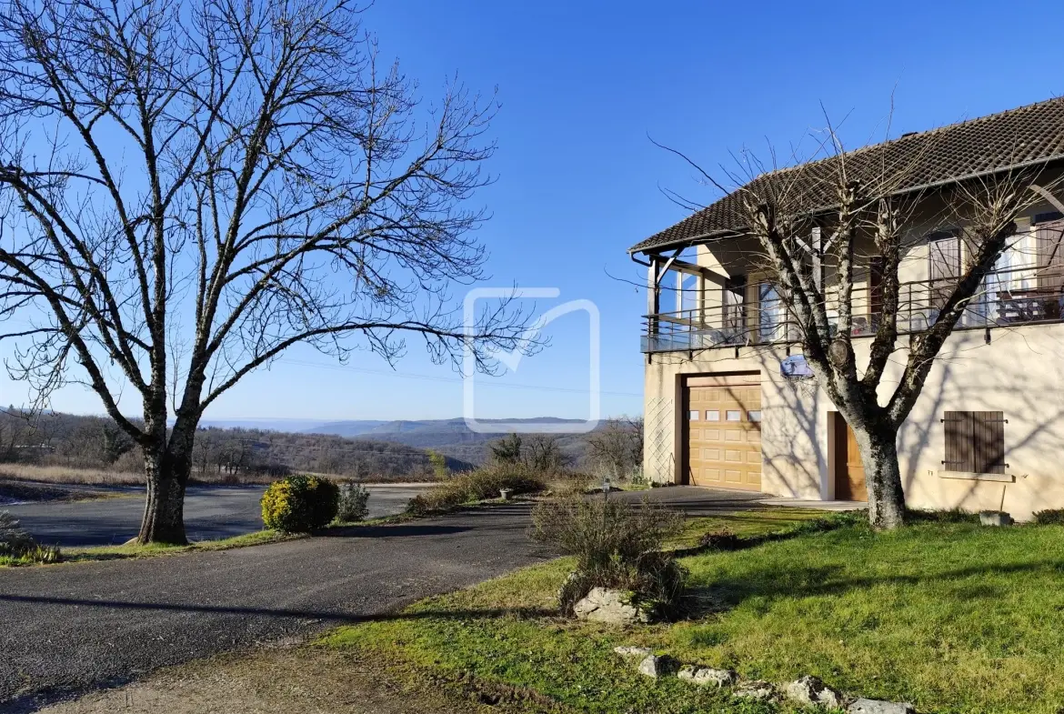 Belle maison de 167 m² avec potentiel locatif ou professionnel à Lachapelle auzac 
