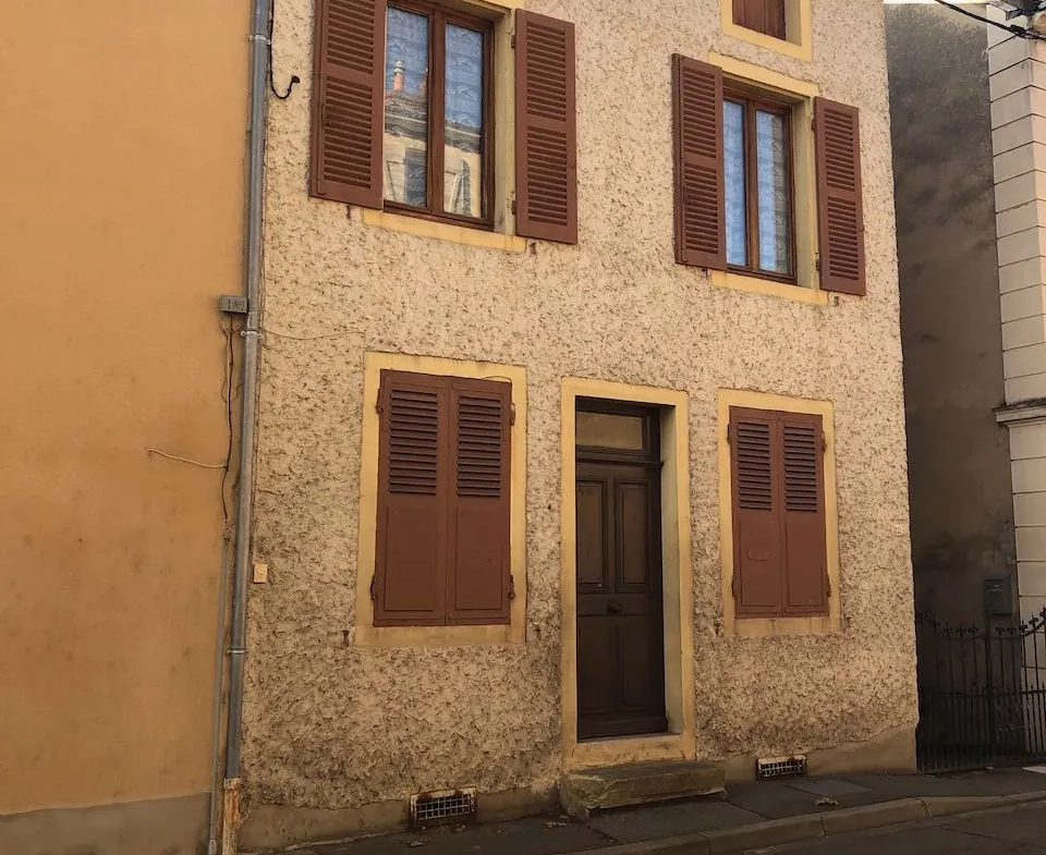 Immeuble de rapport à vendre à Marcigny, saône-et-loire - bon potentiel locatif 