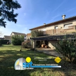 Maison traditionnelle à Saint-Clair-du-Rhône avec terrain arboré de 815 m²