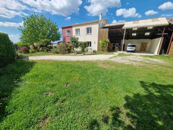 Maison ancienne rénovée avec vue dominante sur l'estuaire de la Gironde à St Palais