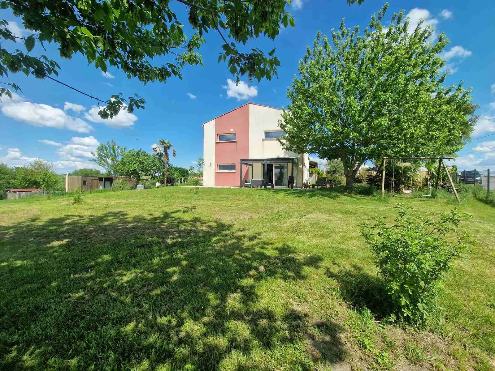 Maison ancienne rénovée avec vue dominante sur l'estuaire de la Gironde à St Palais 