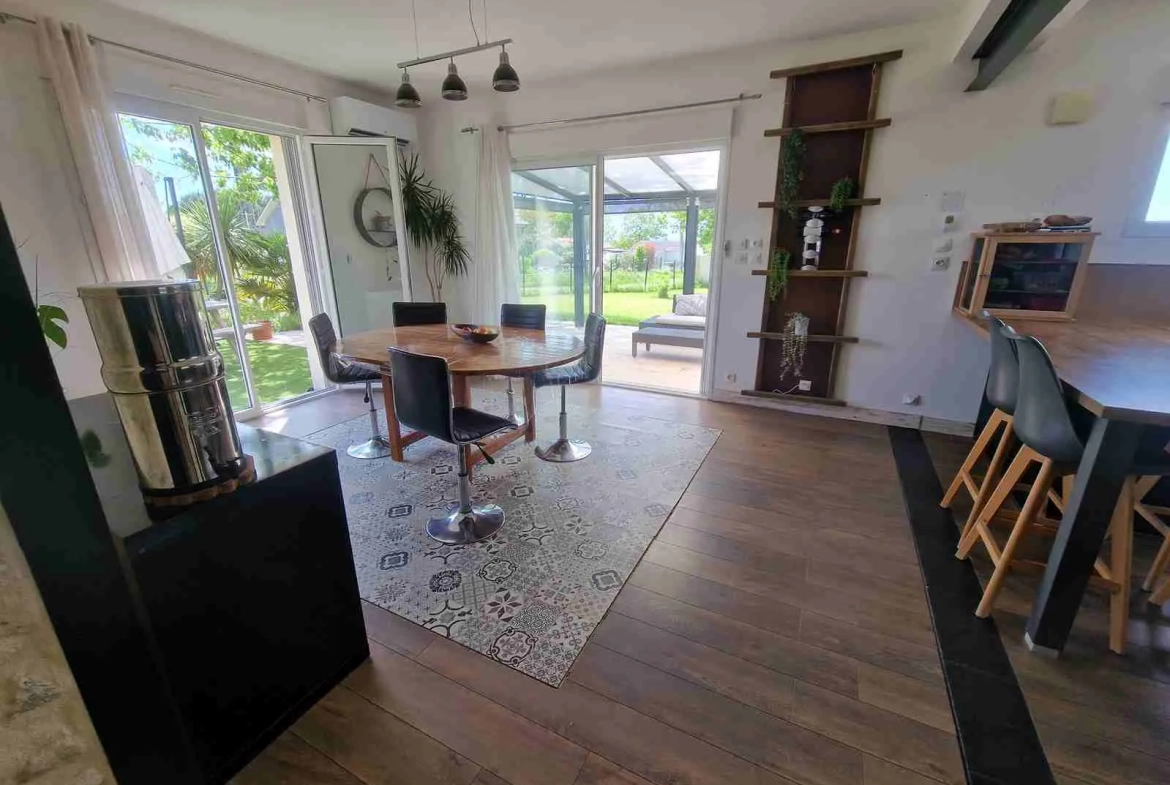 Maison ancienne rénovée avec vue dominante sur l'estuaire de la Gironde à St Palais 